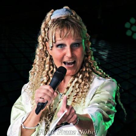 Steffi Stichling ( Sängerin )